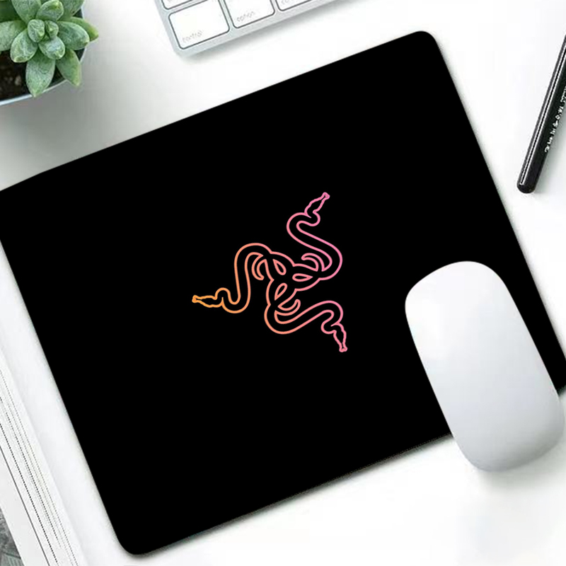 Razer Luxury Mouse Pad Anime G - Laptop Accessories For Programmers reseña y precio